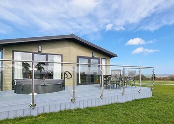 Cherry Lodge - Haystax Holiday Lodges, Knitsley