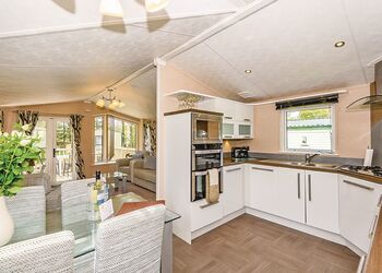 Meridian Lodge (Pet)