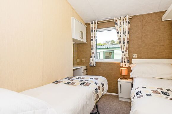 Meridian 31 (Pet) - Hillcroft Park, Pooley Bridge, Ullswater