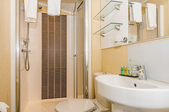 Meridian 31 (Pet) - Hillcroft Park, Pooley Bridge, Ullswater