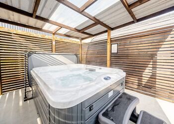 Hare Lodge - Hill Farm Retreat, Wangford, near Southwold