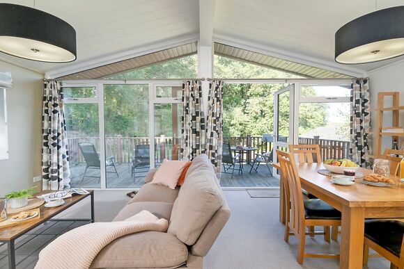 Willow Bay Lodge Escape