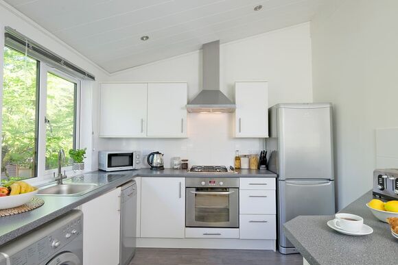 Willow Bay Lodge Escape