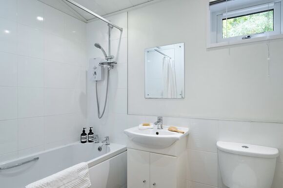 Willow Bay Lodge Escape