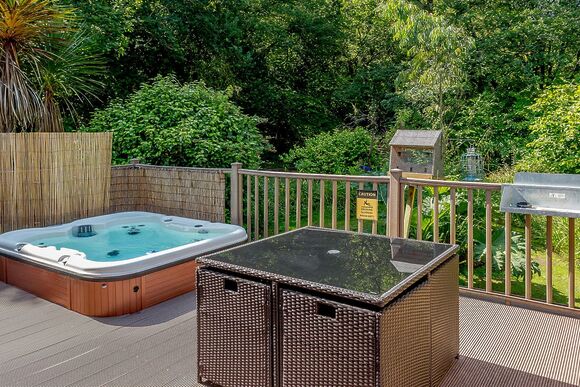 Willow Bay Lodge Escape