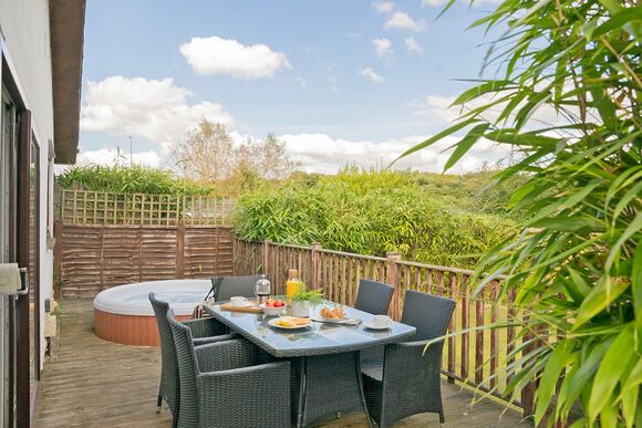 Elite Plus Spa Cottage - Willow Bay Lodge Escape, Holsworthy