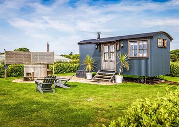 Hazel - Headland Escape Glamping, Tenby