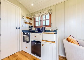 Hazel - Headland Escape Glamping, Tenby