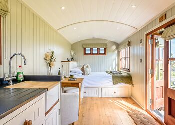 Willow - Headland Escape Glamping, Tenby