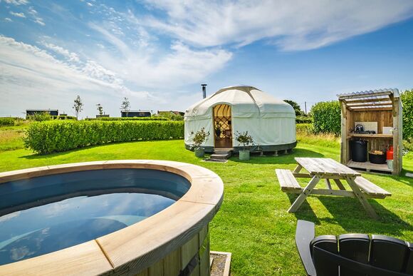 Poppy - Headland Escape Glamping, Tenby