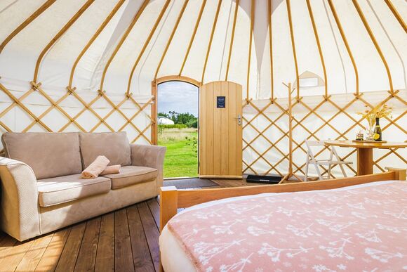 Poppy - Headland Escape Glamping, Tenby