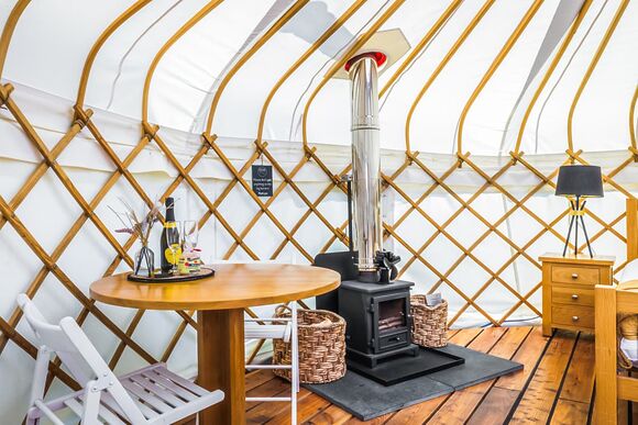 Daisy - Headland Escape Glamping, Tenby