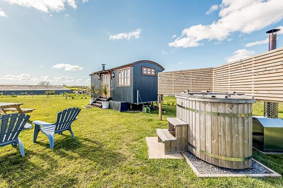 Willow - Headland Escape Glamping, Tenby