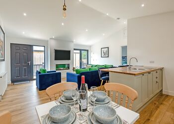 Oak Lodge VIP - The Woods at Herons Mead, Orby