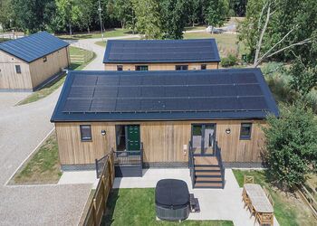 Hawthorn Lodge VIP - The Woods at Herons Mead, Orby