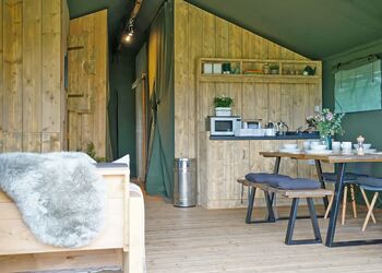 Bluebell & Primrose Safari Tents - The Woods at Herons Mead, Orby