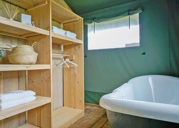 Bluebell & Primrose Safari Tents - The Woods at Herons Mead, Orby