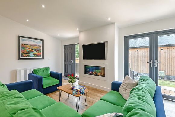 Oak Lodge VIP - The Woods at Herons Mead, Orby