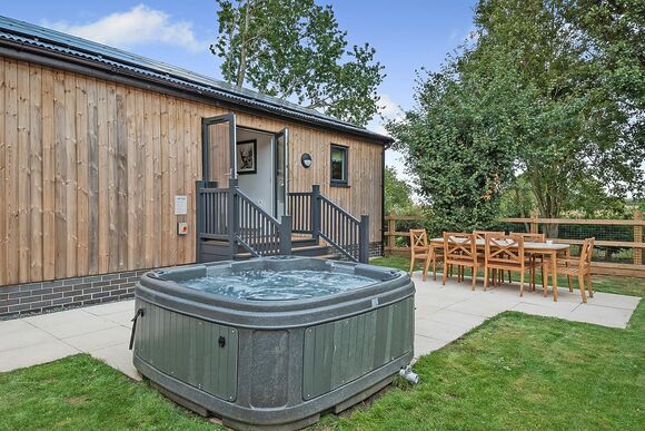 Hawthorn Lodge VIP - The Woods at Herons Mead, Orby