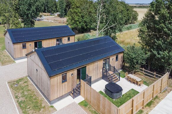 Hawthorn Lodge VIP - The Woods at Herons Mead, Orby