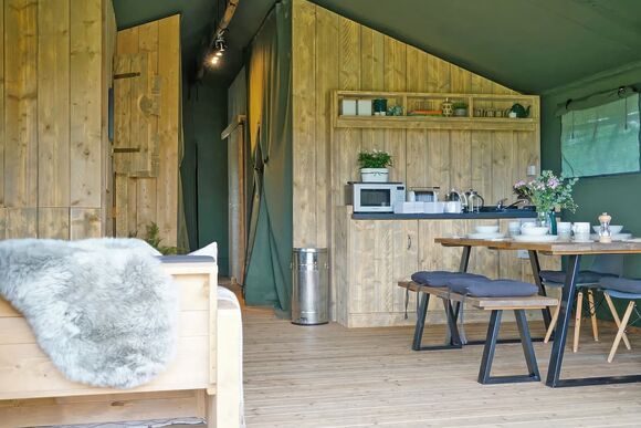 Bluebell & Primrose Safari Tents - The Woods at Herons Mead, Orby