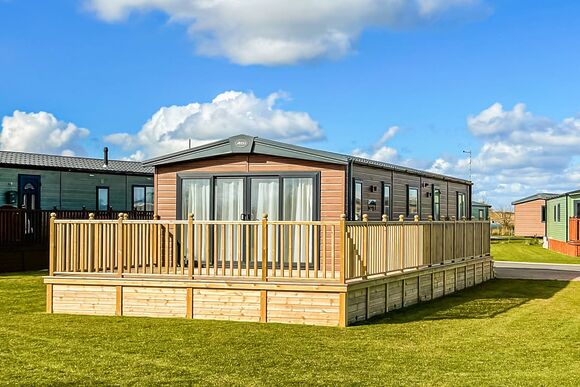 The Amy Johnson Lodge - Holderness Country Park, Tunstall, Nr Hull