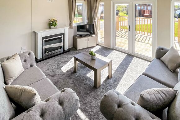 Heaton Lodge - Holderness Country Park, Tunstall, Nr Hull