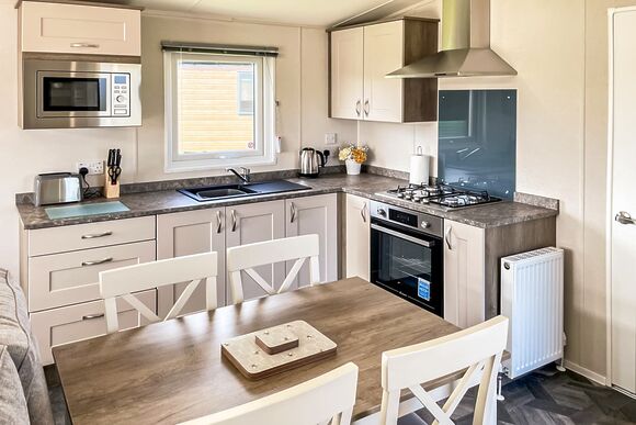 Heaton Lodge - Holderness Country Park, Tunstall, Nr Hull