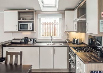 Silver 2 Bedroom Lodge Hot Tub (Pet) - Holiday Resort Unity, Brean Sands 