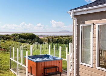Platinum 2 Bedroom Lodge Hot Tub - Unity Beach, Brean Sands 