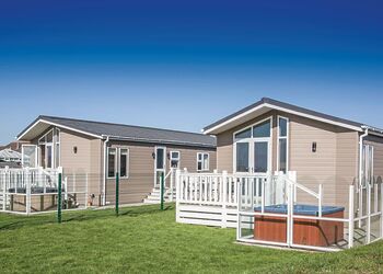 Western Sunset VIP Lodge<br />