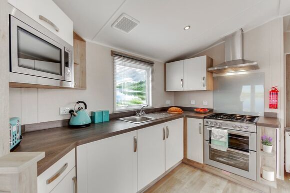 Gold 3 Bedroom Holiday Home (Pet) - Unity Beach, Brean Sands 