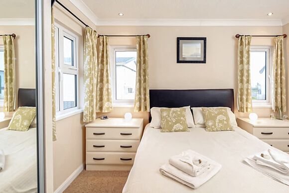 Platinum 2 Bedroom Lodge Hot Tub - Unity Beach, Brean Sands 