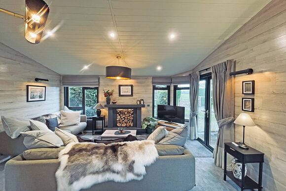 Spruce Lodge - Hollybrook Lodges, Easingwold