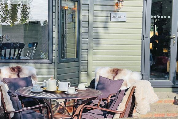 Spruce Lodge - Hollybrook Lodges, Easingwold