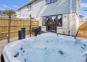 Mude Cottage Pet Friendly - Hoburne Park Cottages, Christchurch