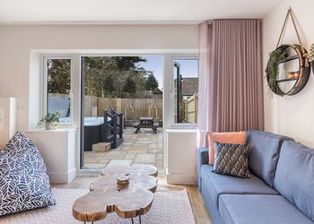 Mude Cottage Pet Friendly - Hoburne Park Cottages, Christchurch