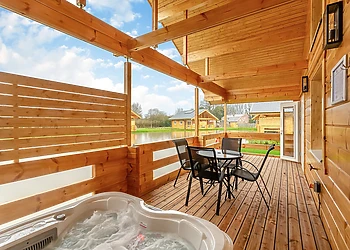 Holly Tree Lodge PF