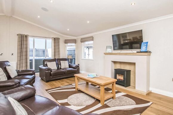 Luxury 4 Hot Tub Lodge (Pet) - Hunters Quay, Hunters Quay, Argyll