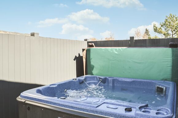 Luxury 3 bed Hot Tub Lodge (Pet) - Hunters Quay, Hunters Quay, Argyll