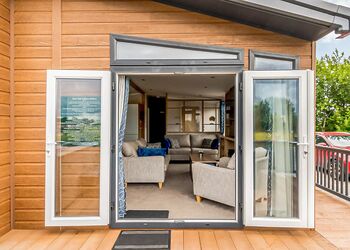 Luxury Lodge Hot Tub - Hanworth Country Park, Potterhanworth