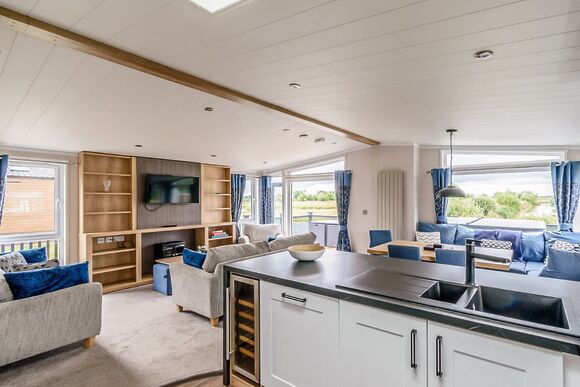 Luxury Lodge Hot Tub (Pet) - Hanworth Country Park, Potterhanworth