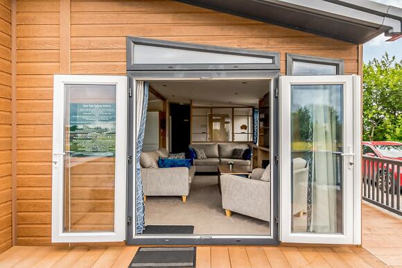 Luxury Lodge Hot Tub (Pet) - Hanworth Country Park, Potterhanworth