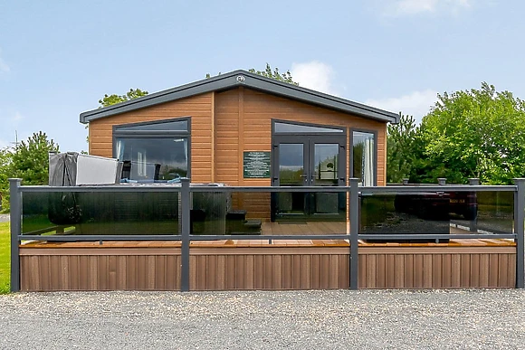 Luxury Lodge Hot Tub 