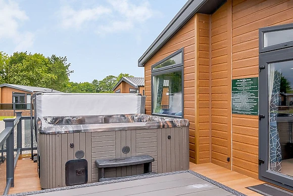 Luxury Lodge Hot Tub 