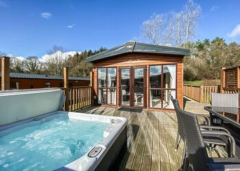 Superior Holiday Home Hot Tub 6 - Holmans Wood, Chudleigh