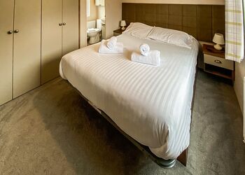 Superior Holiday Home Hot Tub 4 - Holmans Wood, Chudleigh