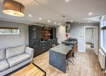 Luxury Holiday Home Hot Tub 4 - Holmans Wood, Chudleigh