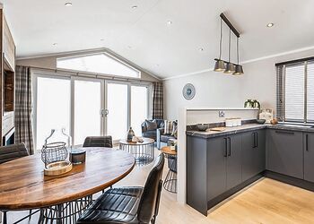 Luxury Holiday Home Hot Tub 4 - Holmans Wood, Chudleigh