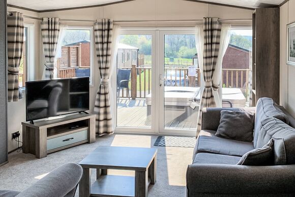 Superior Caravan Hot Tub 4 - Holmans Wood, Chudleigh